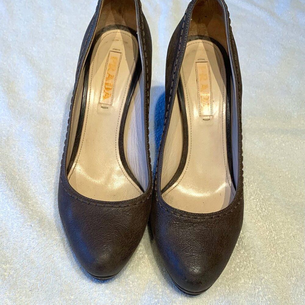 Prada Brown Leather Round-Toe Pumps